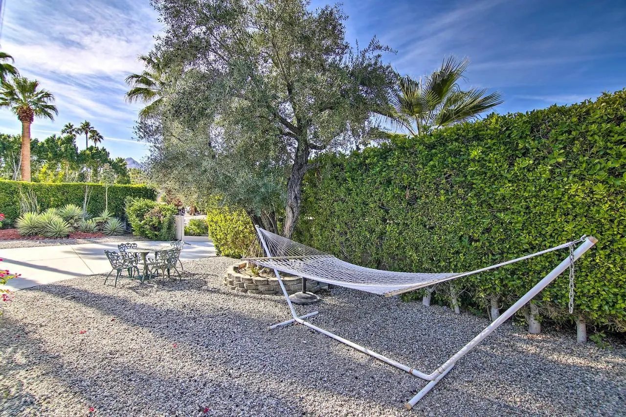 Palm Springs Oasis With Pool And Golf Course Views! 빌라 펜션 팜 스프링스