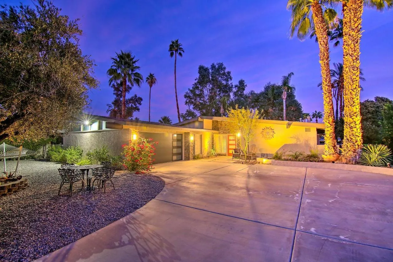 Palm Springs Oasis With Pool And Golf Course Views! 빌라 팜 스프링스